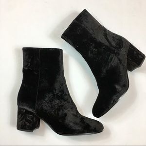 I ACCEPT OFFERS Via Spiga black velvet boots